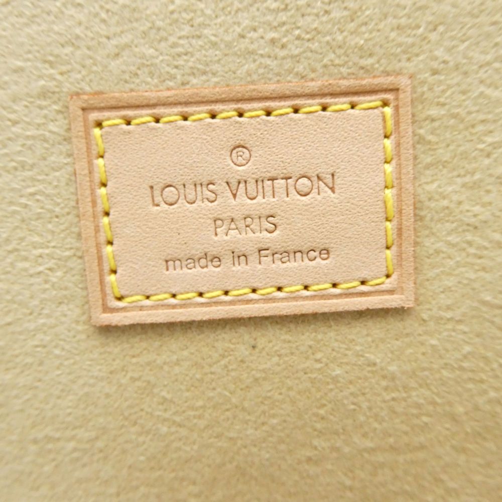 Louis Vuitton Case Monogram — view 4