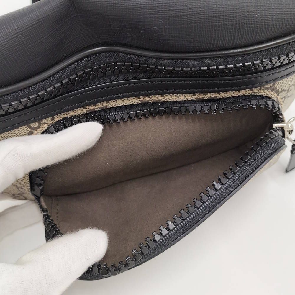 Gucci Waist Bag GG Supreme Leather — view 8