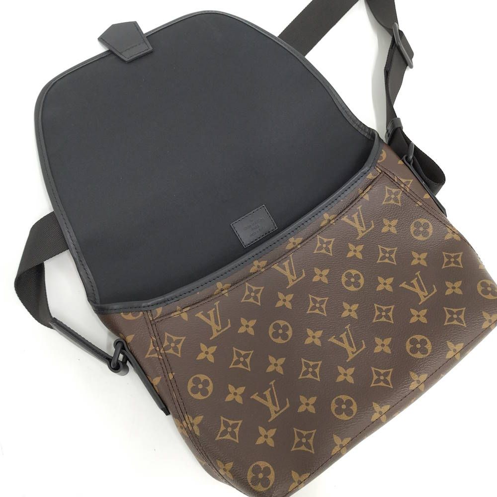 Louis Vuitton Shoulder Bag Magnetic Messenger Monogram Macassar — view 8