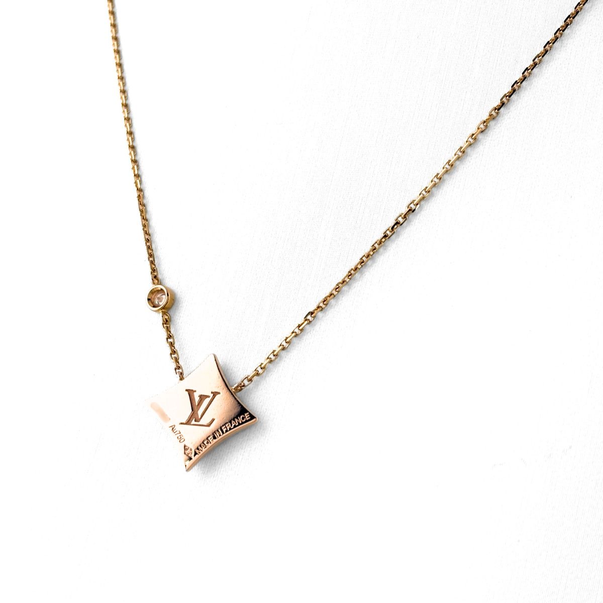 Louis Vuitton Color Blossom BB Yellow Gold Shell Diamond Pendant — view 2