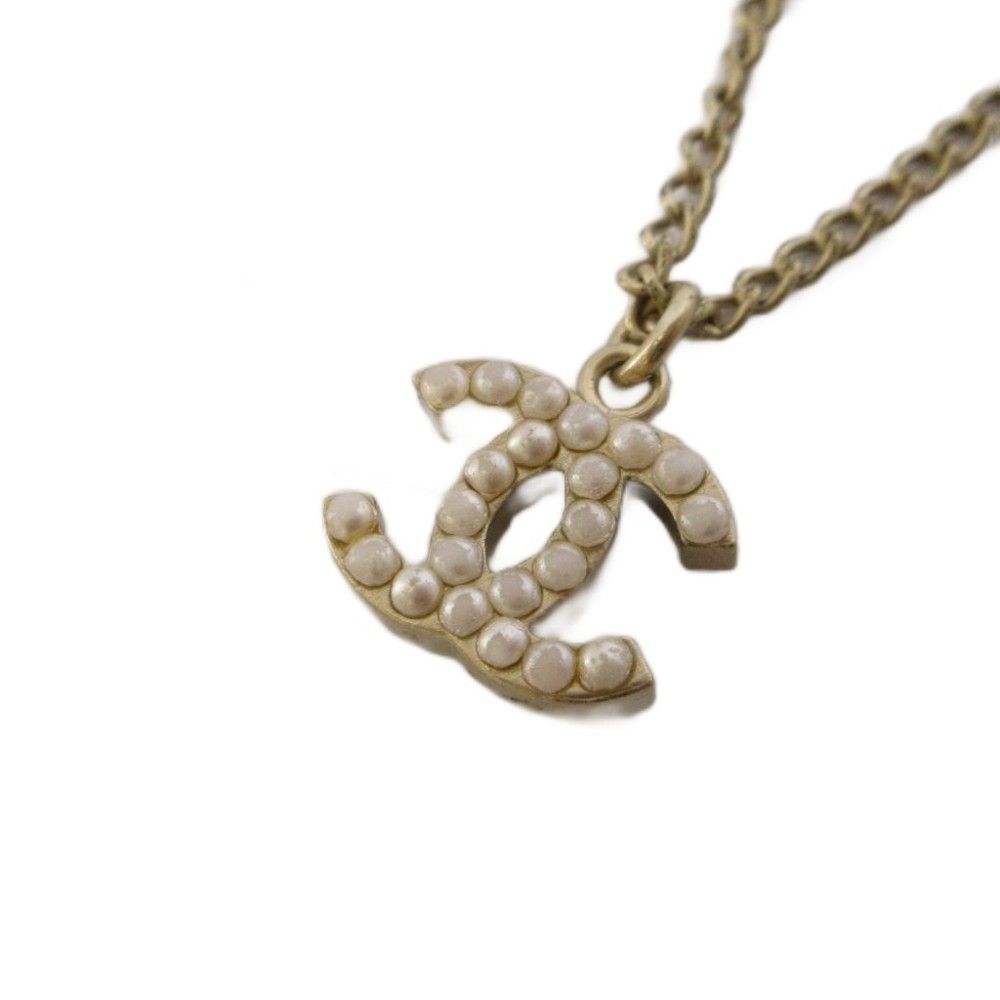Chanel Pendant CC Logo Pearl Silver