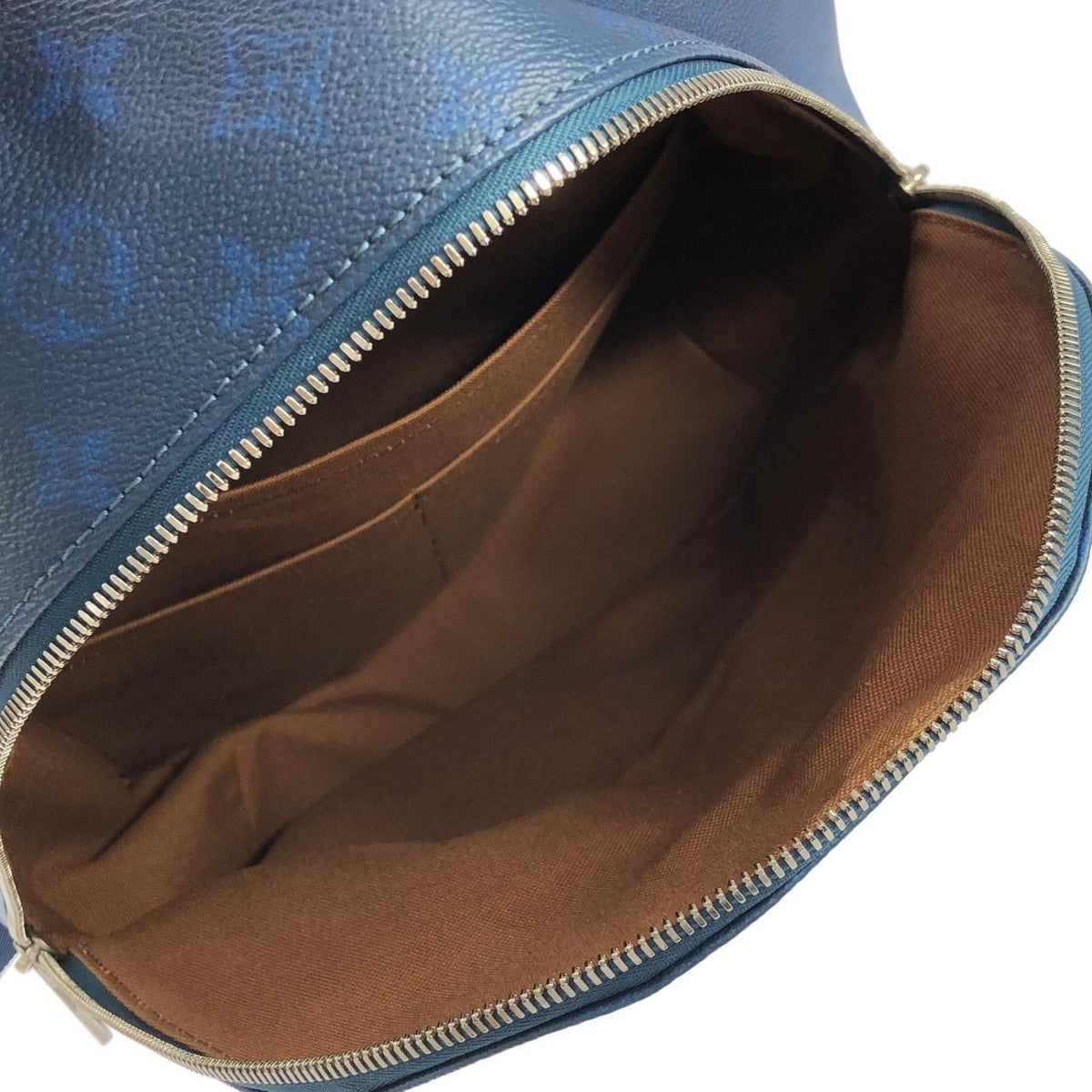 Louis Vuitton Monogram Pigment Discovery Backpack PM — view 8