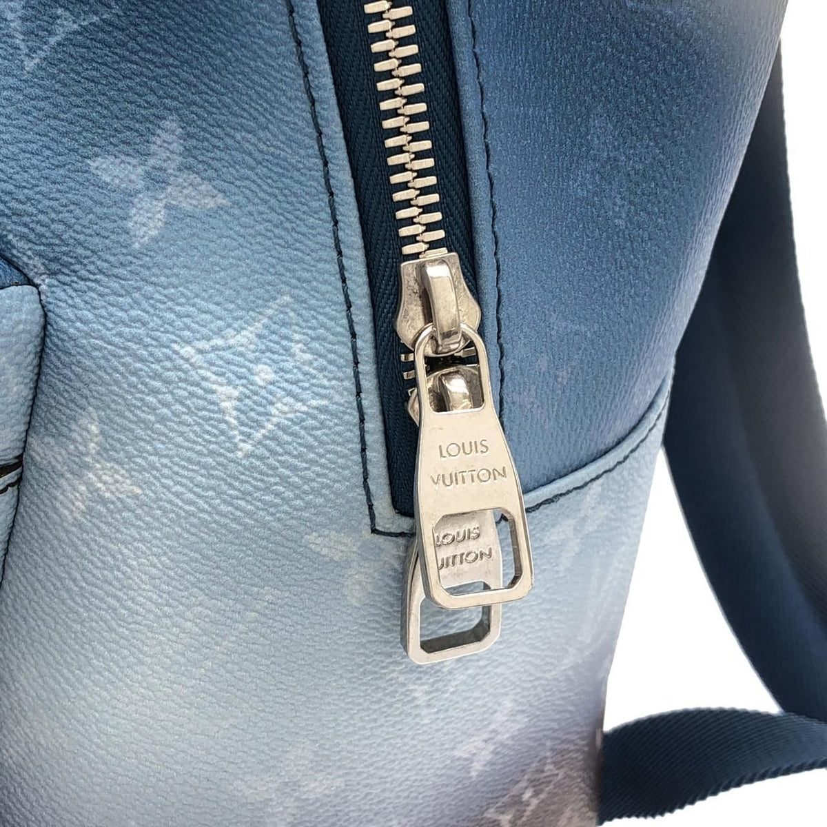 Louis Vuitton Monogram Pigment Discovery Backpack PM — view 4