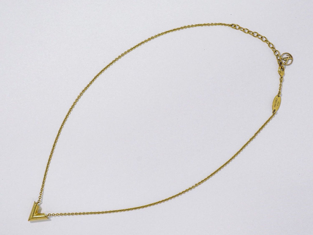 Louis Vuitton LV Essential V Pendant Gold Plated — view 2