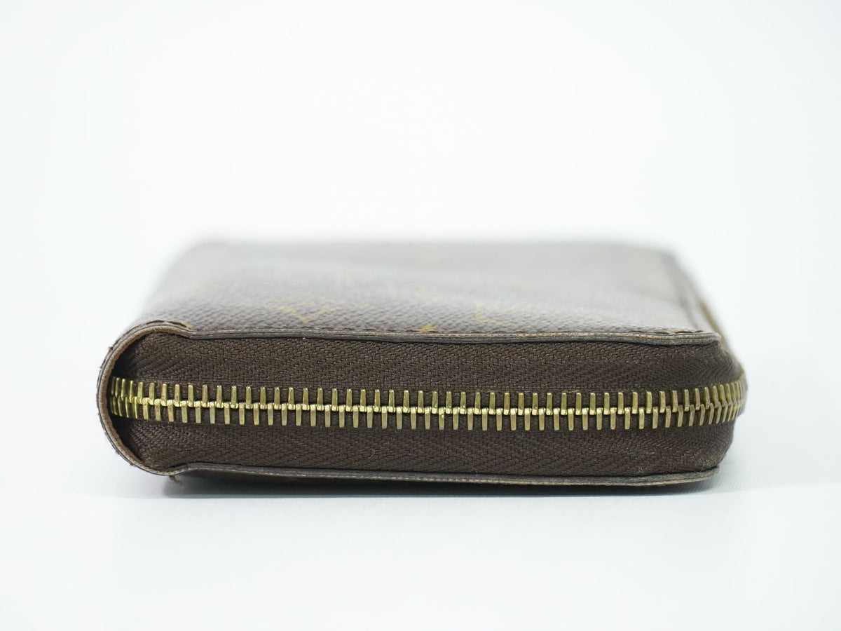 Louis Vuitton LV Vintage Zippy Wallet Monogram Zip Around Brown — view 4
