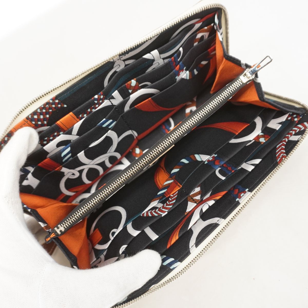 Hermes Wallet Azap Long Silk'in Veau Epsom Craie Silver — view 3
