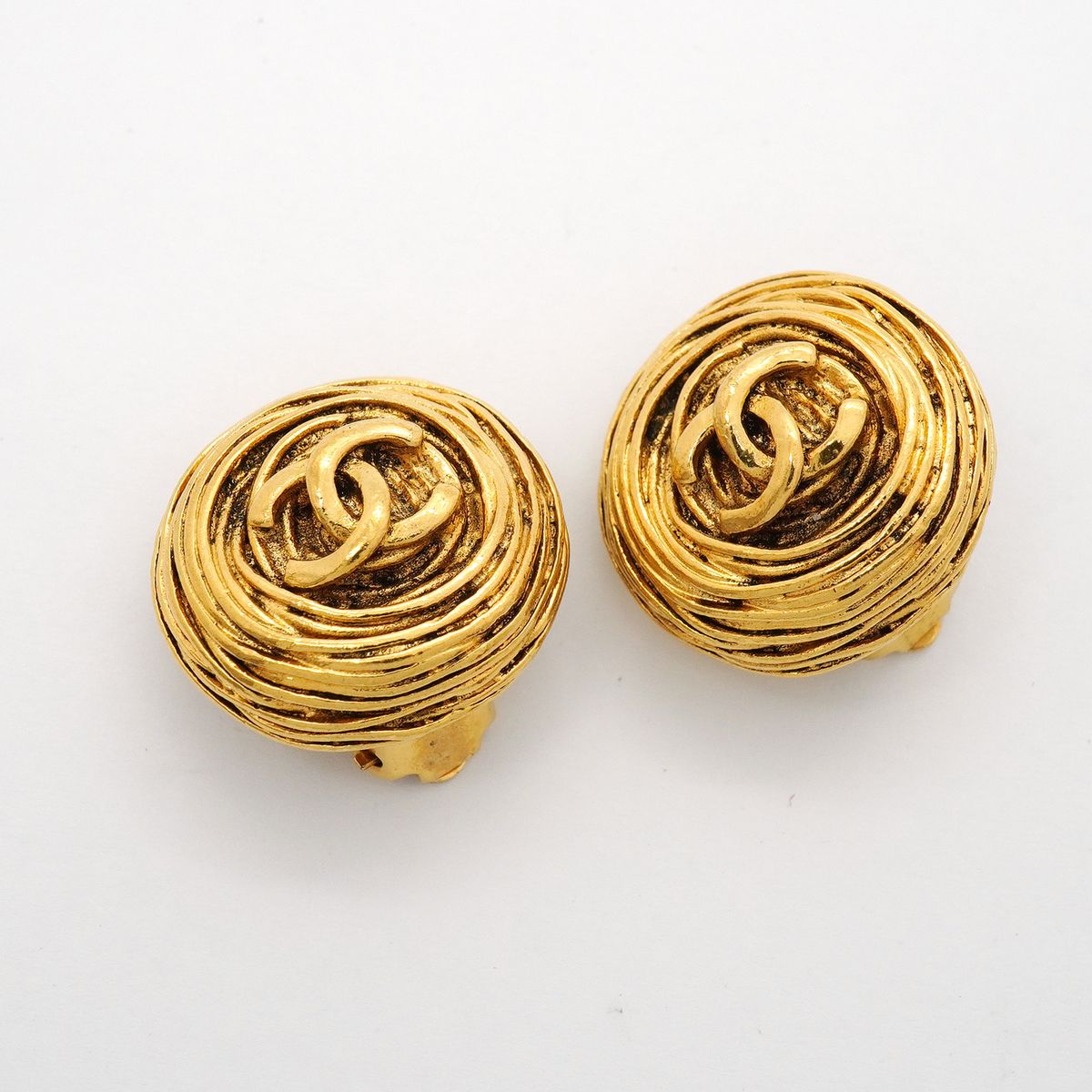 Chanel Earrings Vintage CC Logo Round Circle Gold Plated — view 2