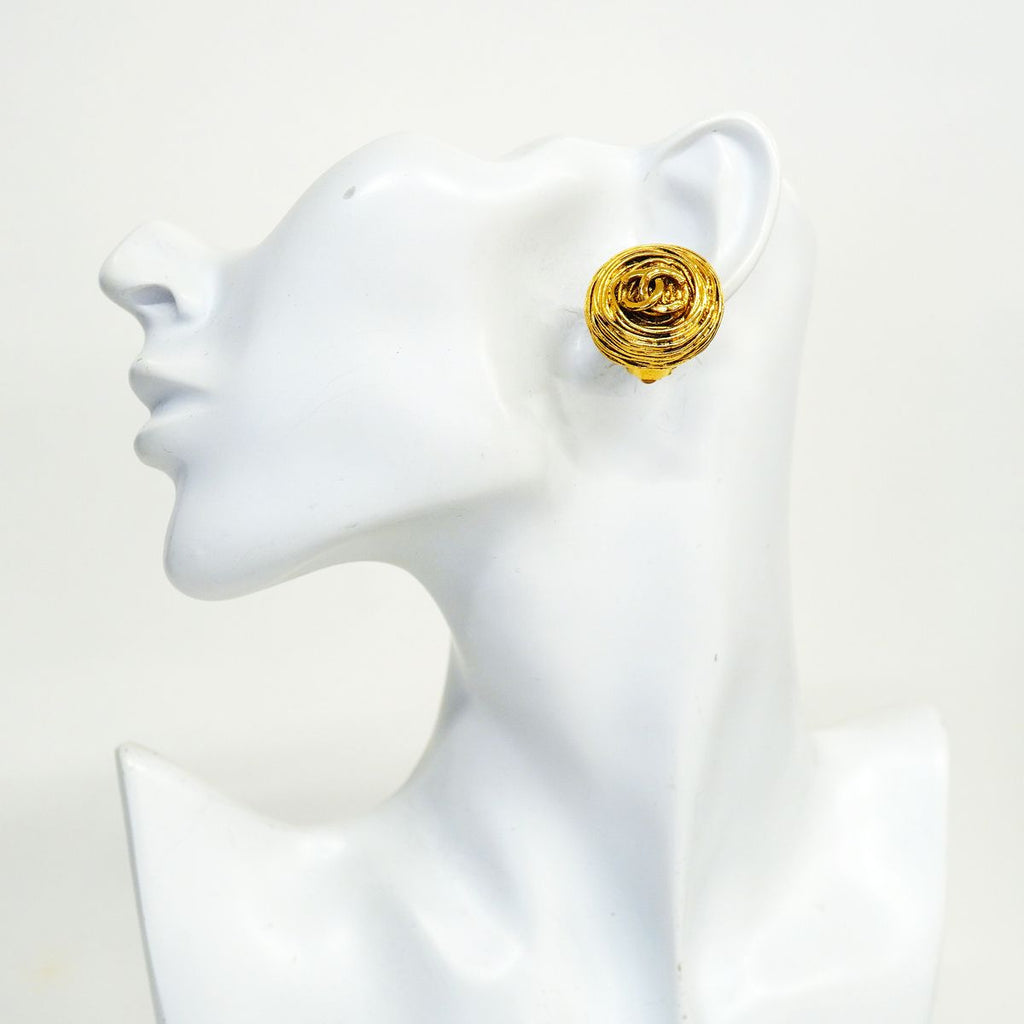 Chanel Earrings Vintage CC Logo Round Circle Gold Plated — view 5
