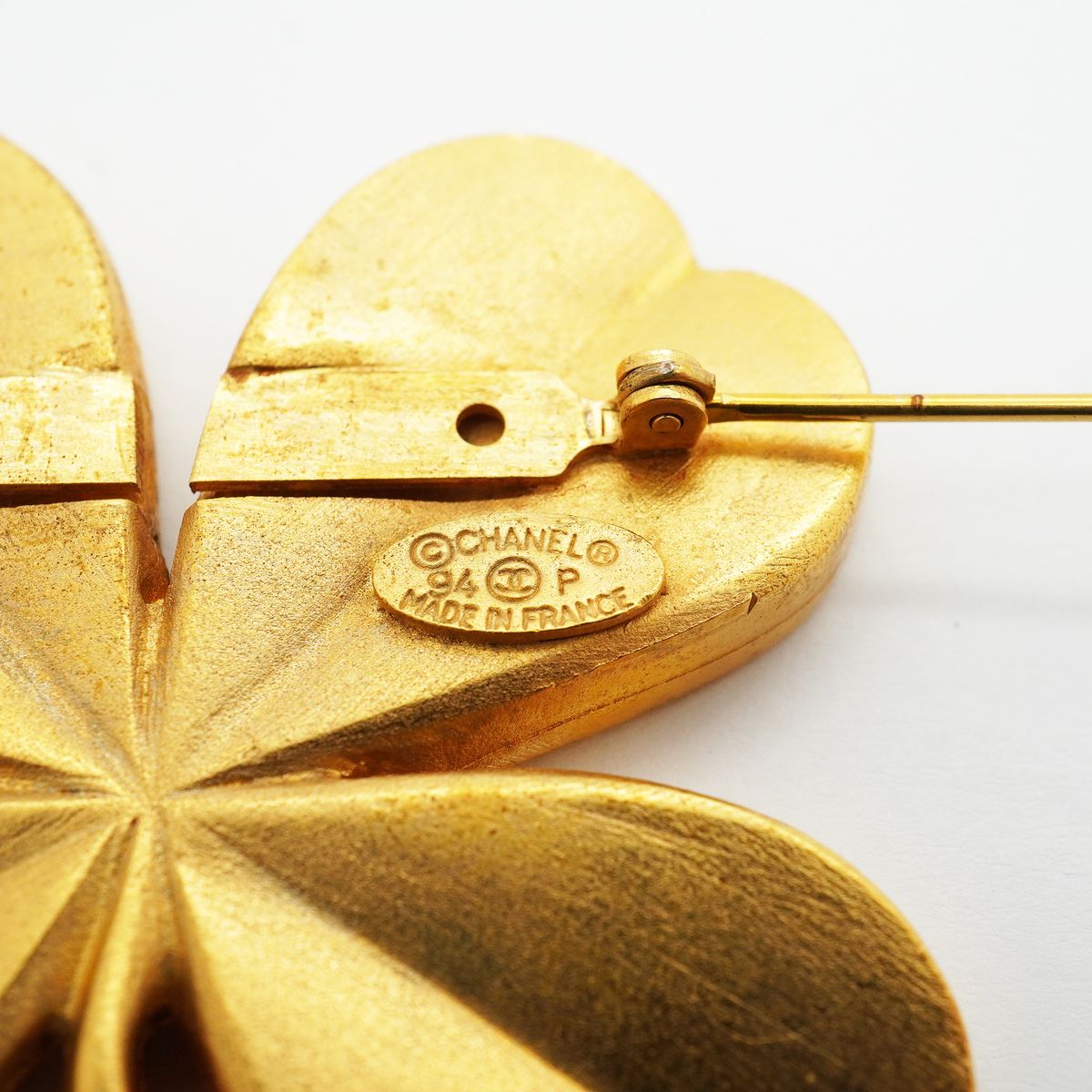 Chanel Brooch Vintage CC Logo Clover Motif Gold Plated — view 4
