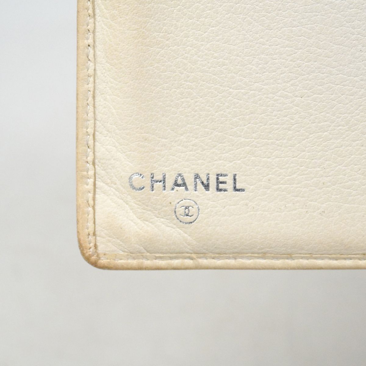 Chanel Wallet Camellia Leather Beige Silver — view 5
