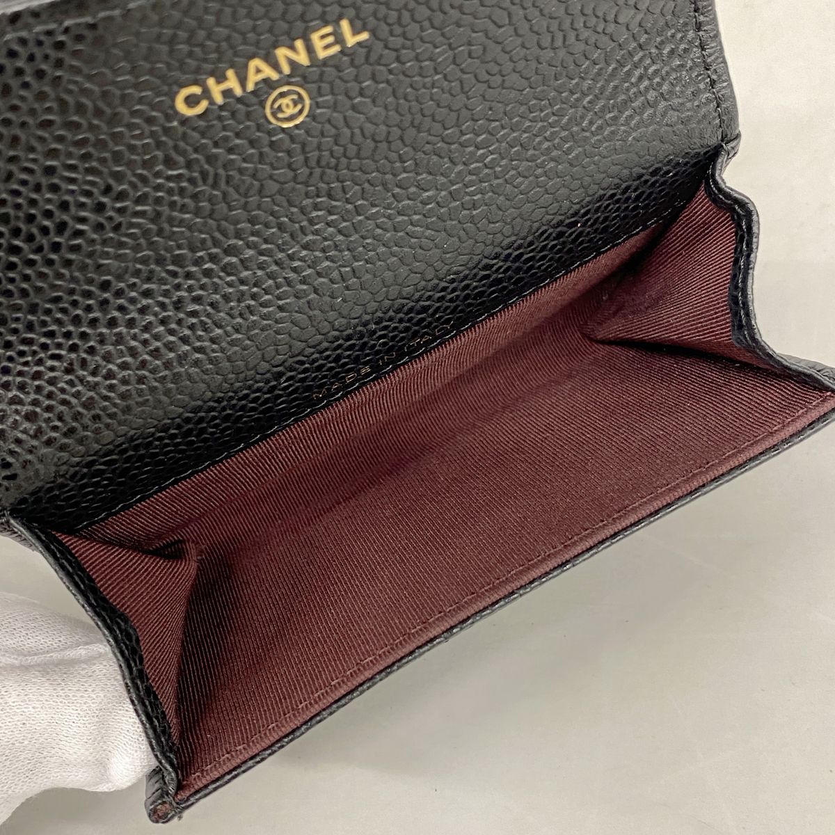 Chanel Card Case Quilted Caviar Leather Black Gold — view 3