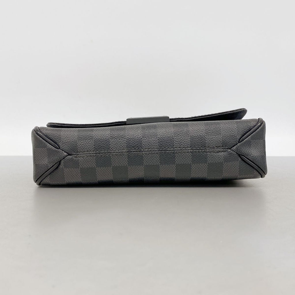 Louis Vuitton Shoulder Bag Damier Graphite District PM Black — view 3
