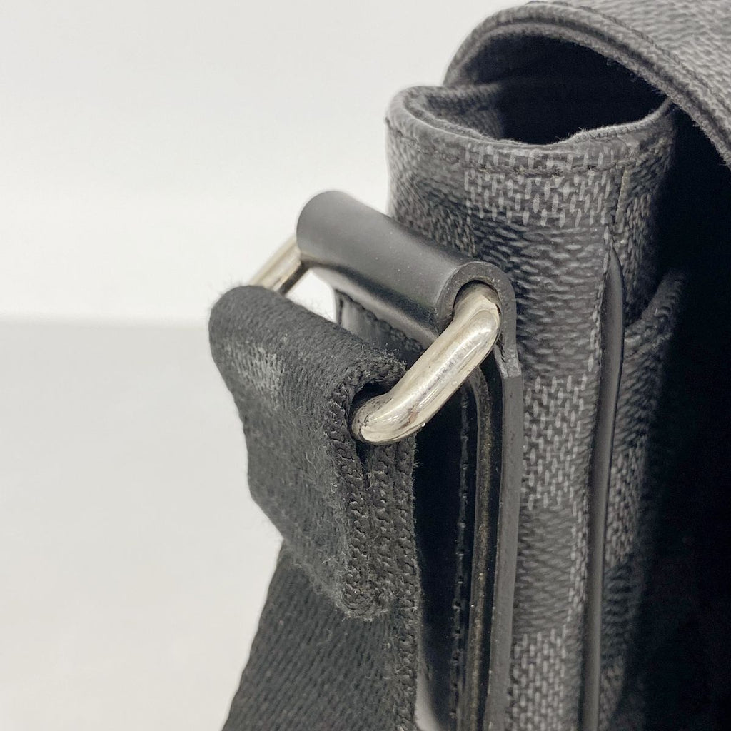 Louis Vuitton Shoulder Bag Damier Graphite District PM Black — view 7