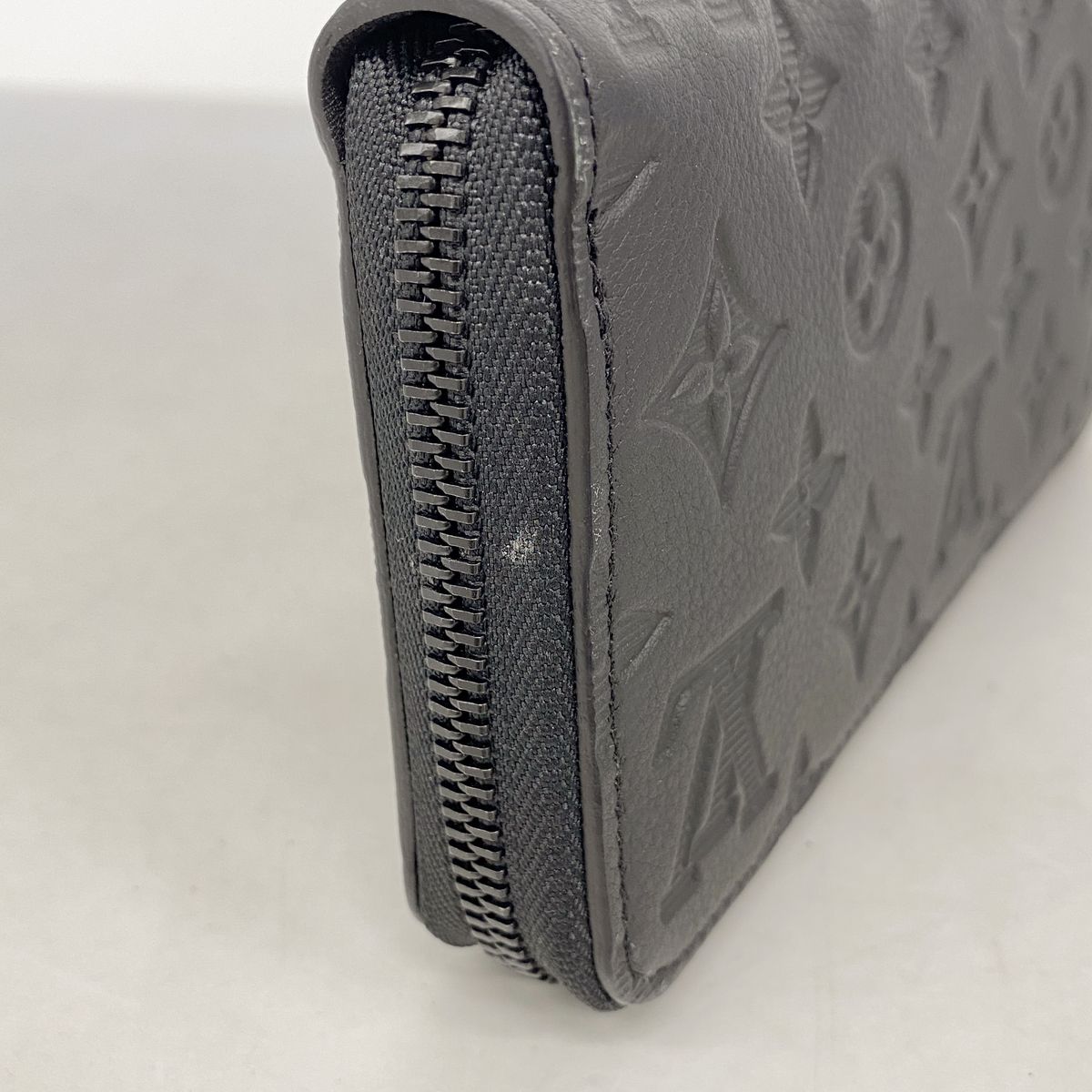 Louis Vuitton Wallet Monogram Shadow Zippy Horizontal Black — view 6