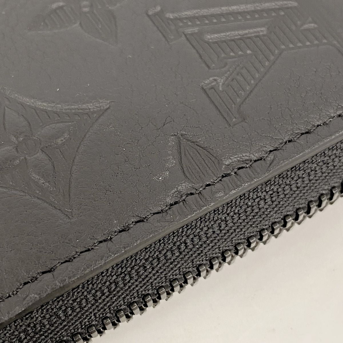 Louis Vuitton Wallet Monogram Shadow Zippy Horizontal Black — view 7