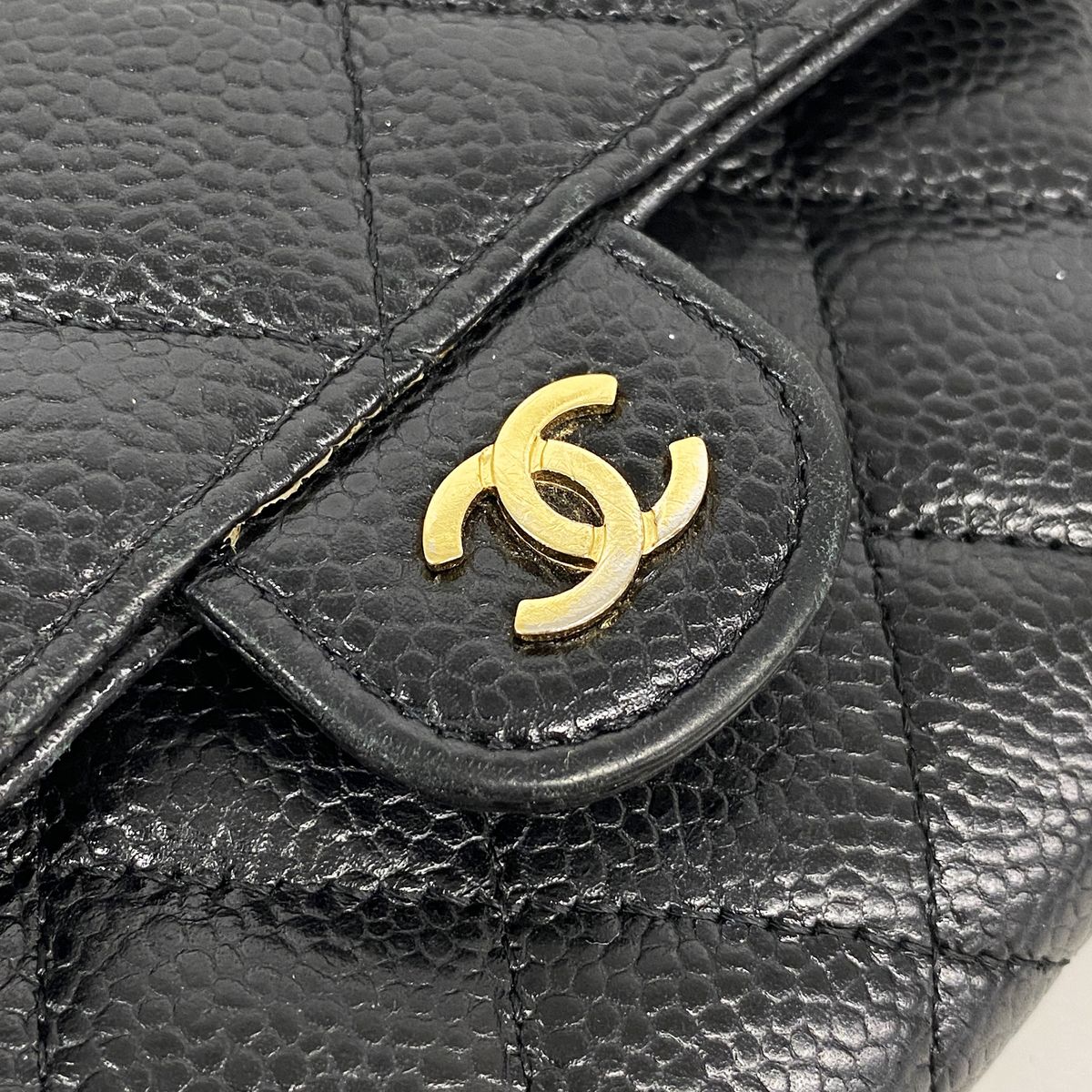 Chanel Wallet Quilted Caviar Leather Black Gold — view 8