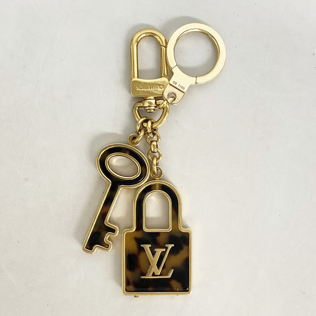 Louis Vuitton Key Holder Charm Porte Cles Confidence Gold Brown — view 5