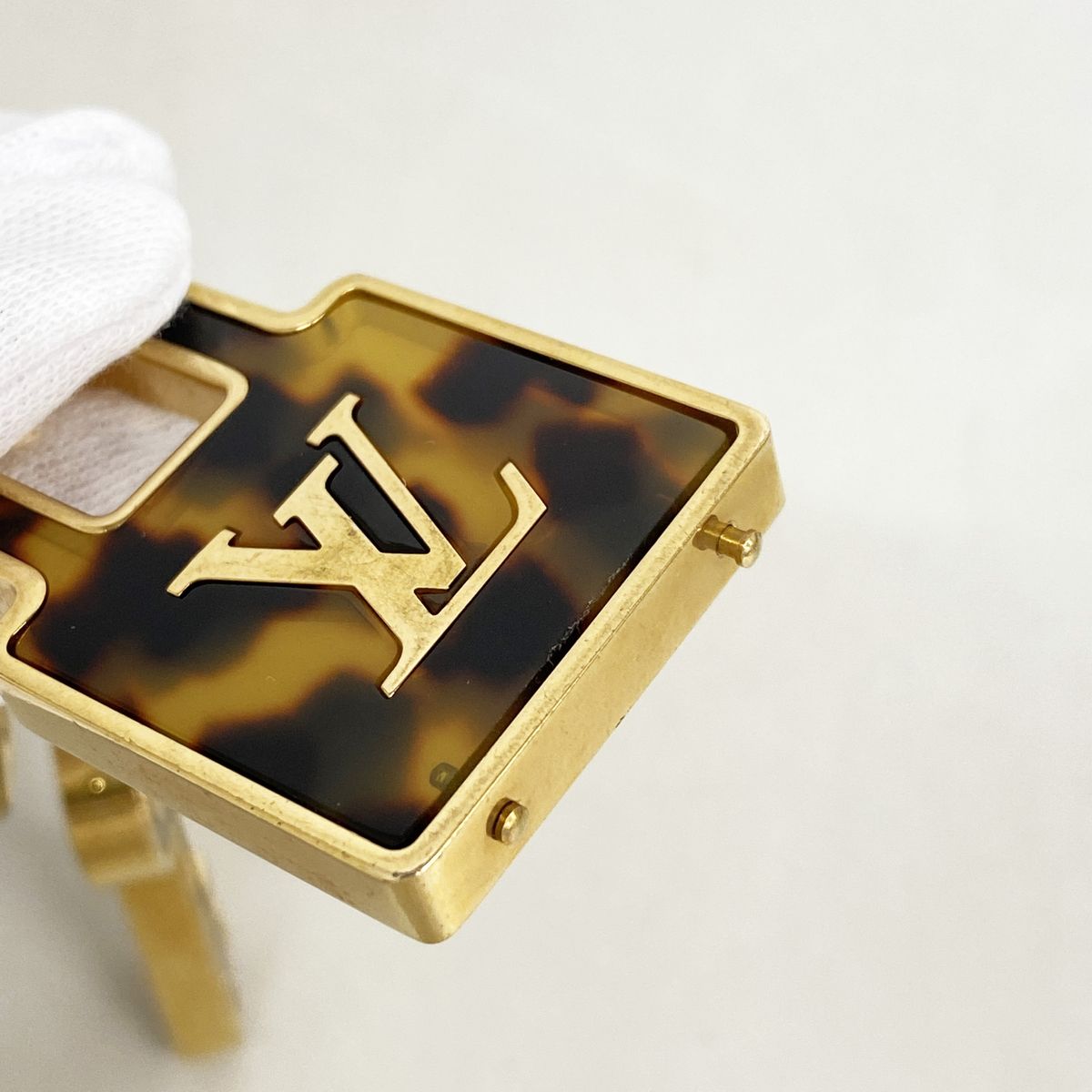 Louis Vuitton Key Holder Charm Porte Cles Confidence Gold Brown — view 4