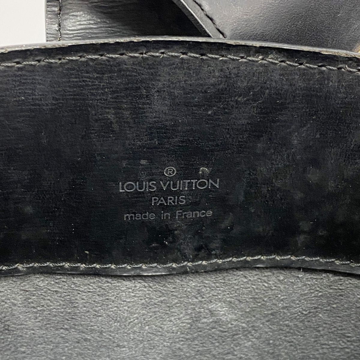 Louis Vuitton Shoulder Bag Epi Cluny Noir — view 5