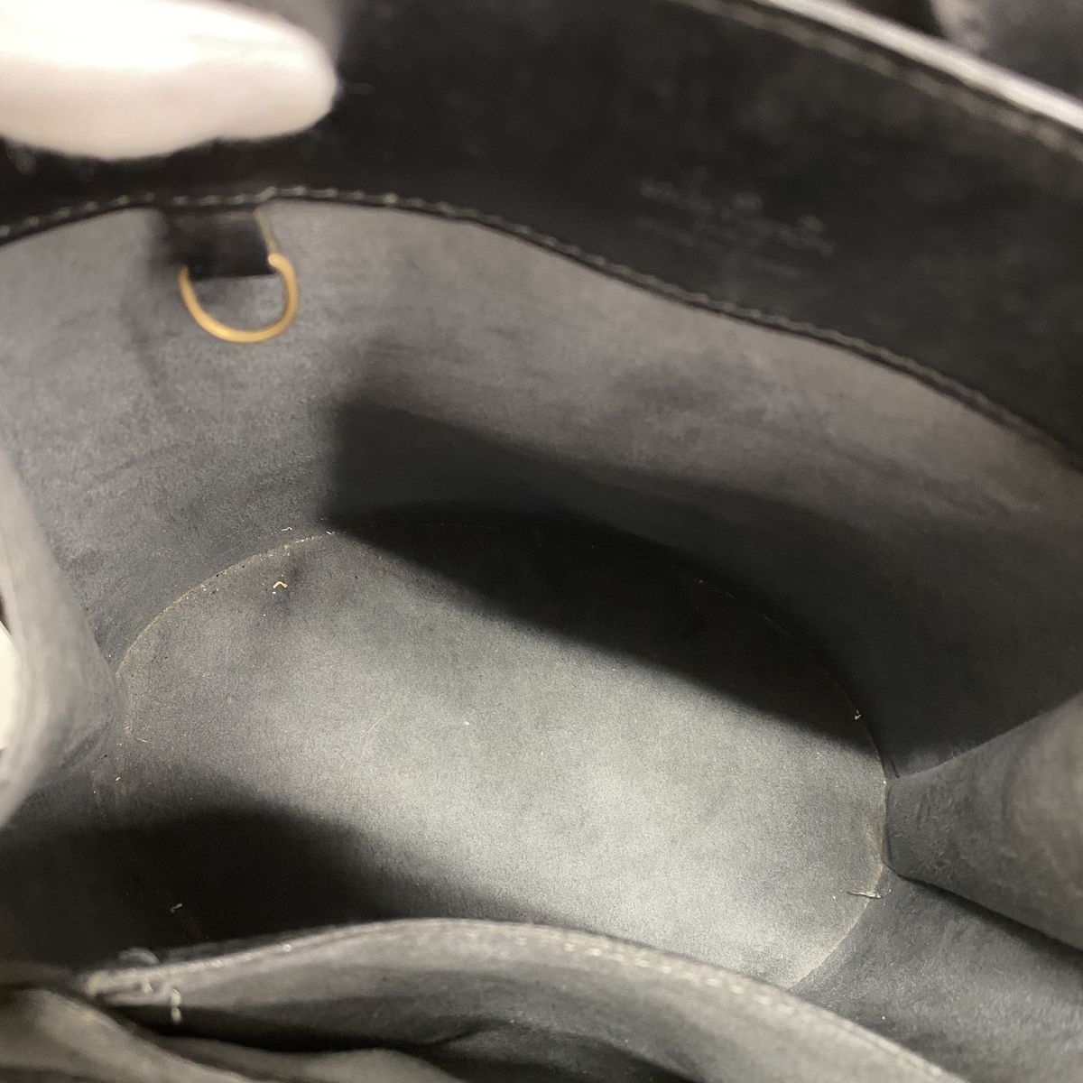 Louis Vuitton Shoulder Bag Epi Cluny Noir — view 4