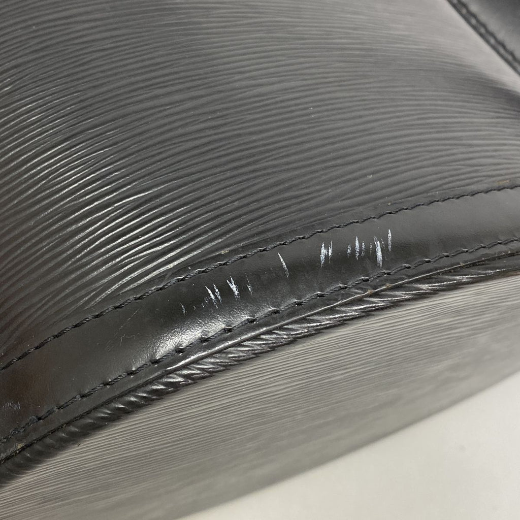 Louis Vuitton Shoulder Bag Epi Cluny Noir — view 6