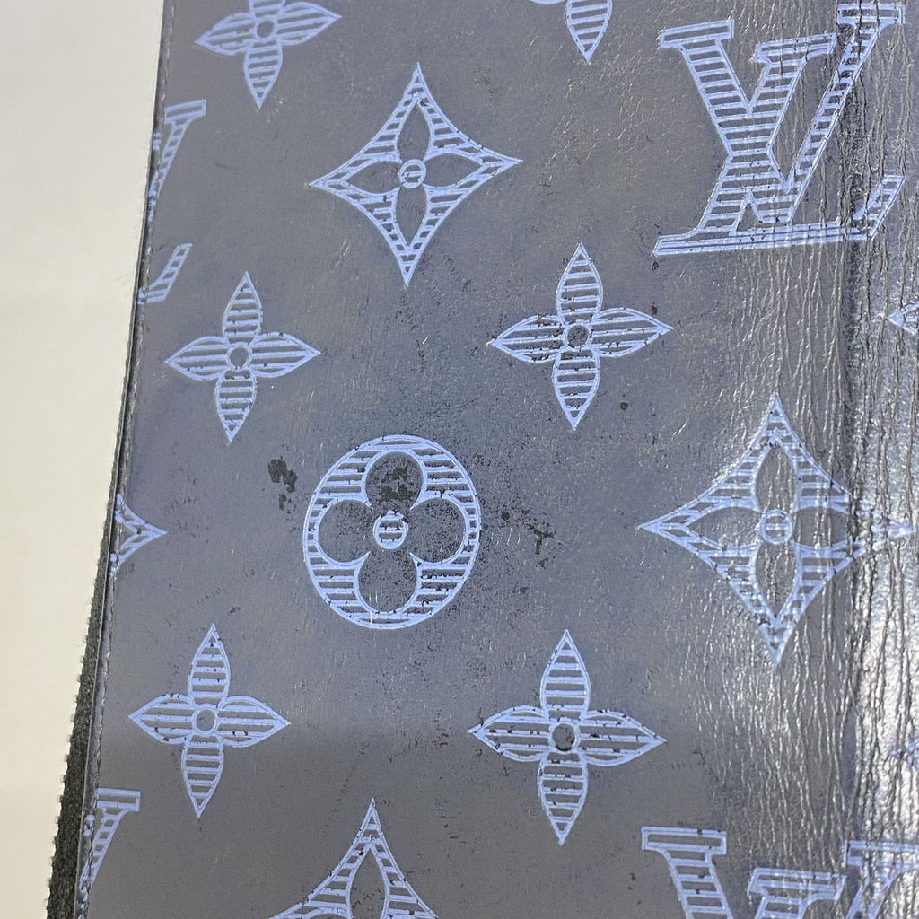 Louis Vuitton Wallet Monogram Shadow Zippy Vertical Navy — view 8