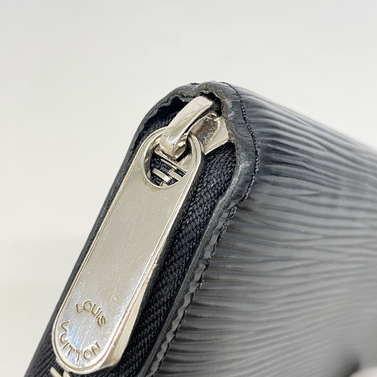 Louis Vuitton Wallet Epi Zippy Noir — view 5