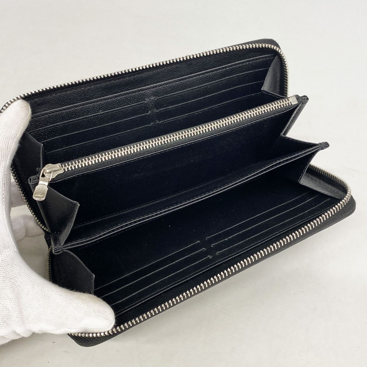 Louis Vuitton Wallet Epi Zippy Noir — view 3