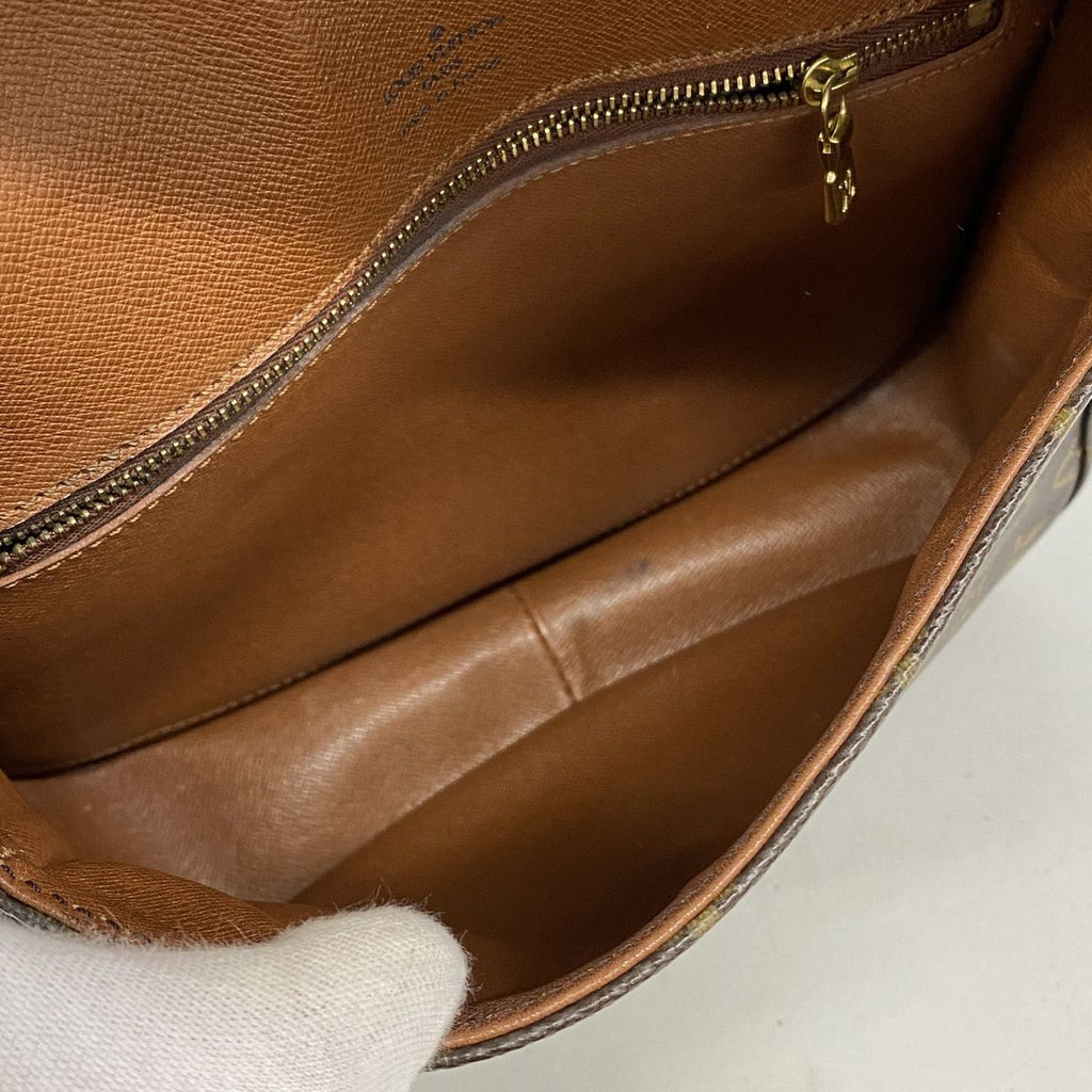 Louis Vuitton Shoulder Bag Monogram Saint-cloud GM Brown — view 4