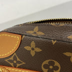 Louis Vuitton Clutch Monogram Soft Trunk Poche Brown — view 8