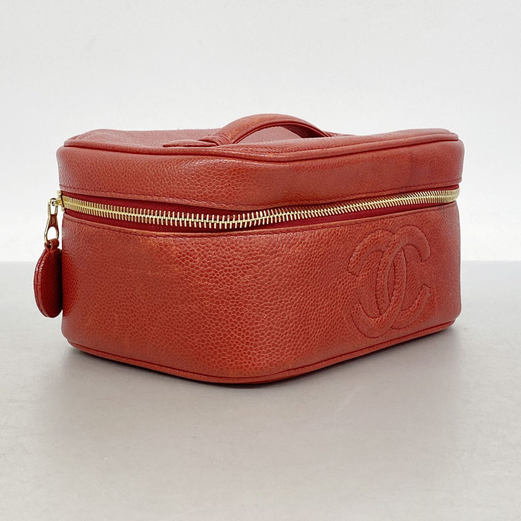 Chanel Vanity Bag Caviar Leather Red Gold — view 2