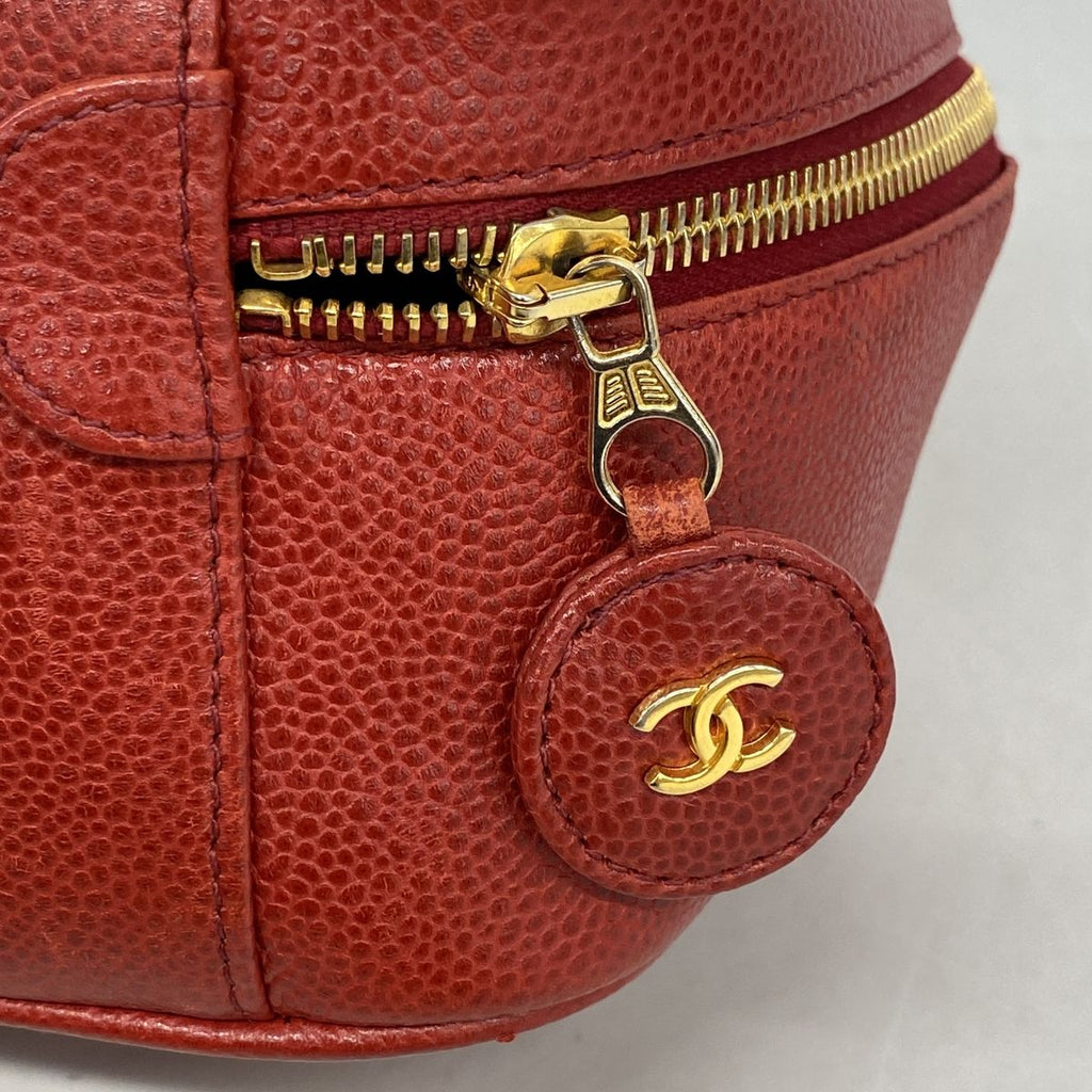 Chanel Vanity Bag Caviar Leather Red Gold — view 8