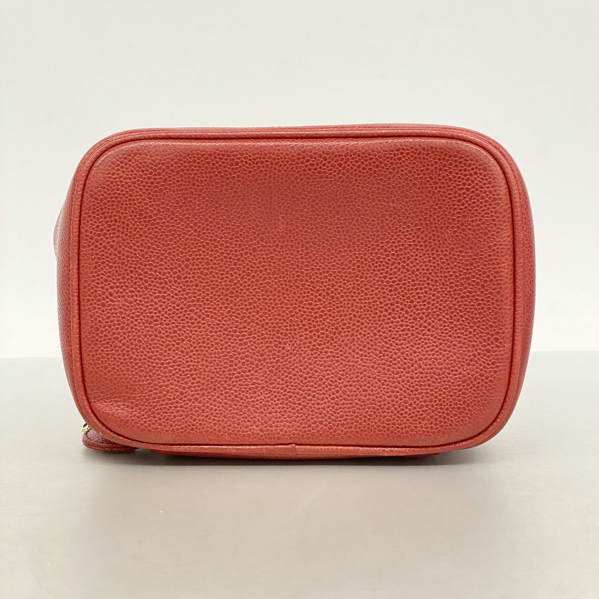 Chanel Vanity Bag Caviar Leather Red Gold — view 3