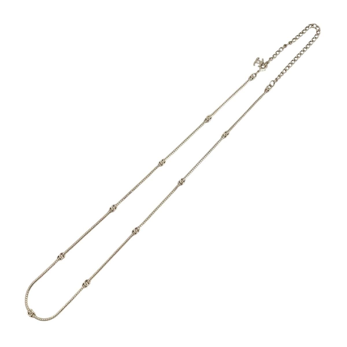 Chanel Necklace Long CC Logo Gold — view 3