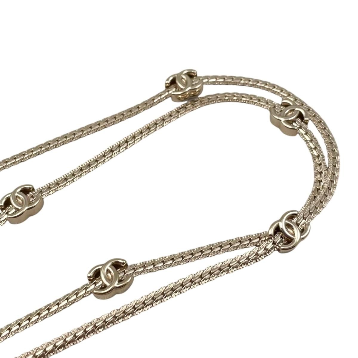 Chanel Necklace Long CC Logo Gold — view 5