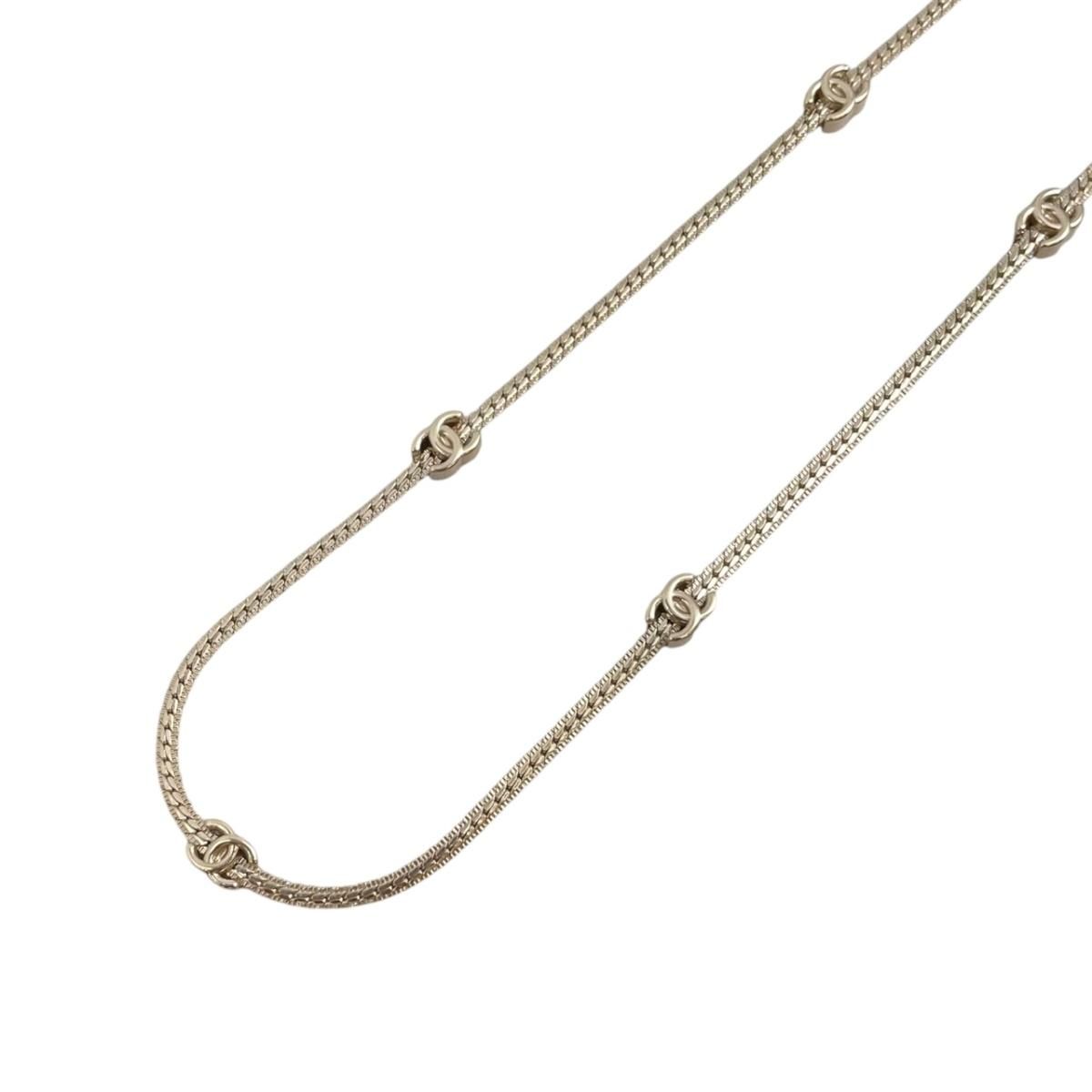 Chanel Necklace Long CC Logo Gold — view 2