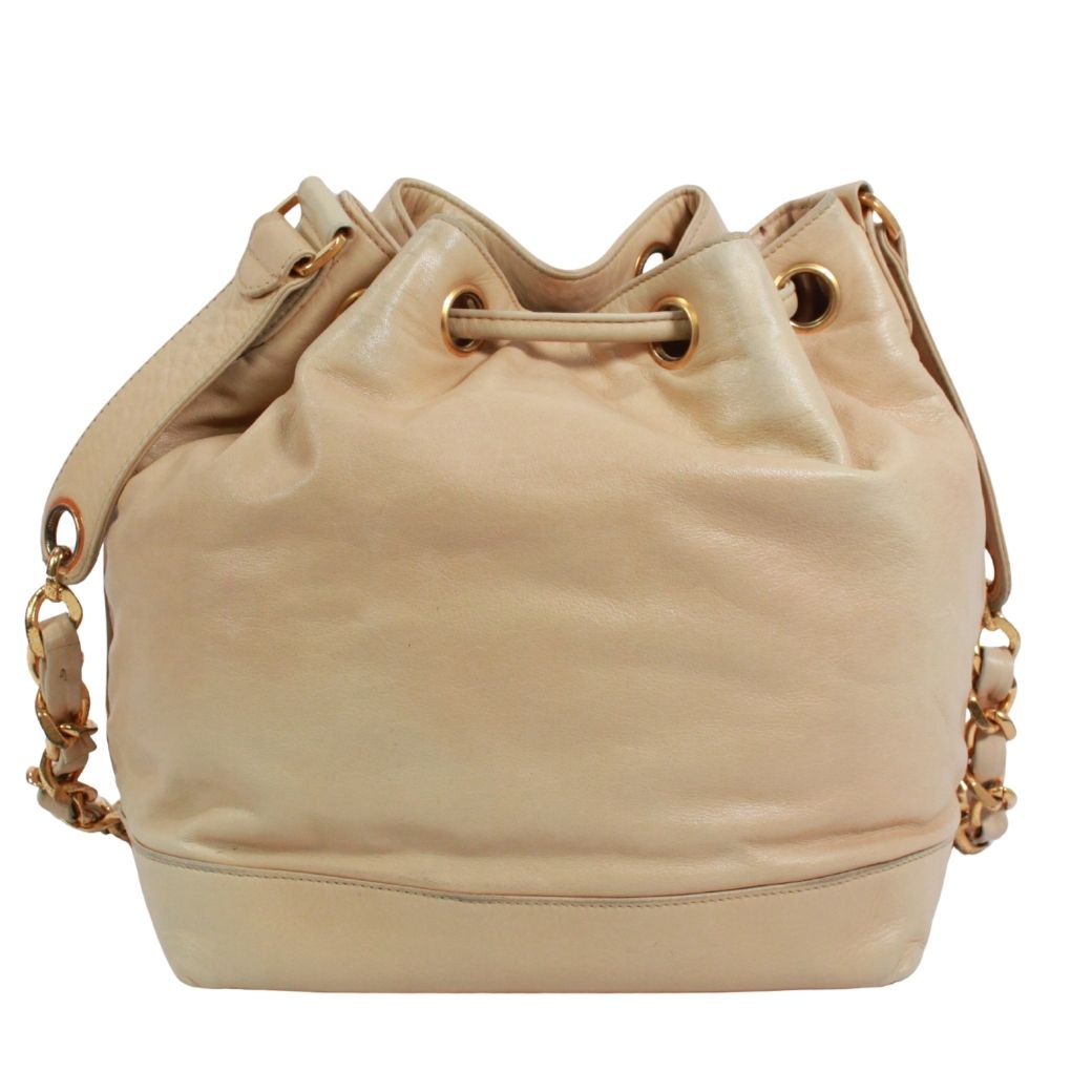Chanel CC Logo Drawstring Lambskin Beige Shoulder Bag Gold — view 2