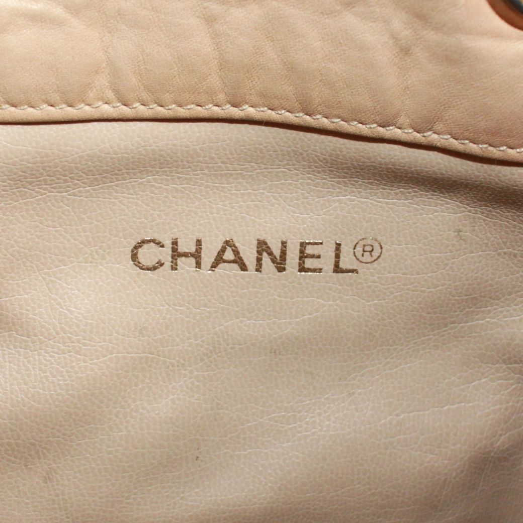 Chanel CC Logo Drawstring Lambskin Beige Shoulder Bag Gold — view 8