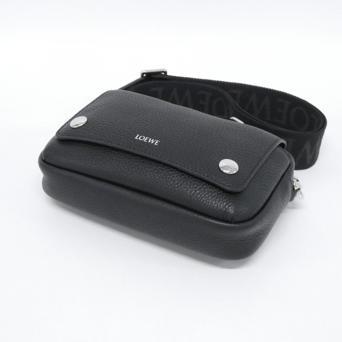 Loewe Pebble Messenger Small Shoulder Bag — view 3