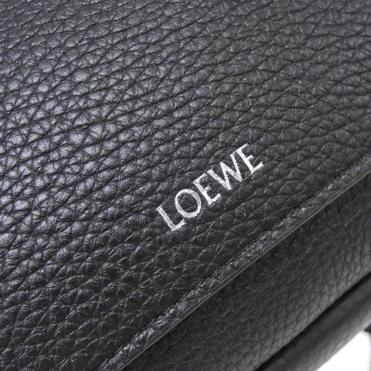 Loewe Pebble Messenger Small Shoulder Bag — view 4