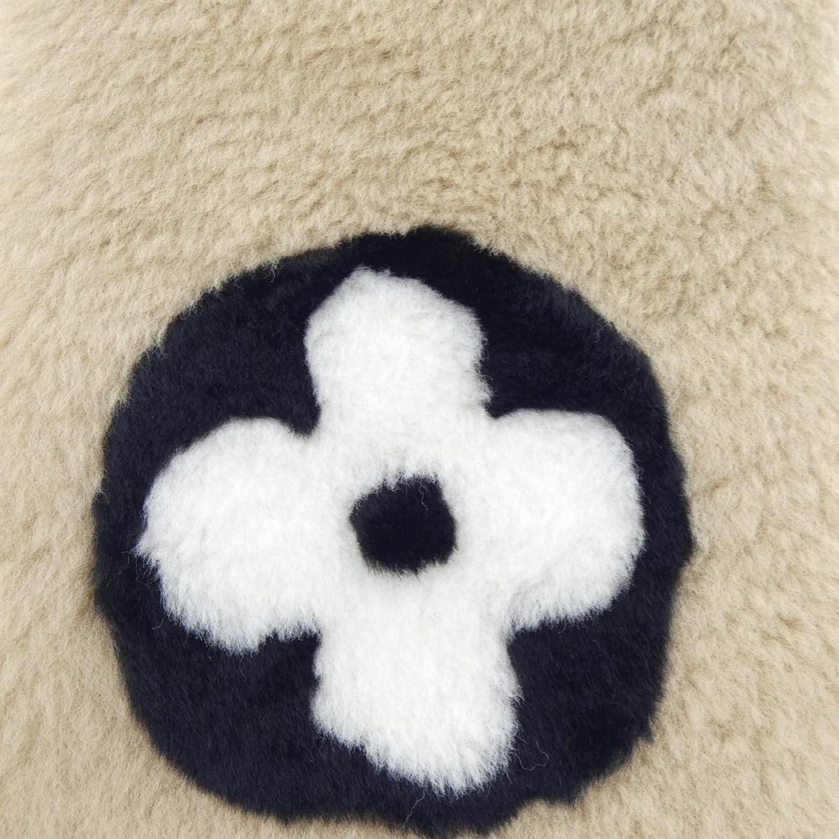Louis Vuitton Echarpe LV Graphic Scarf — view 4