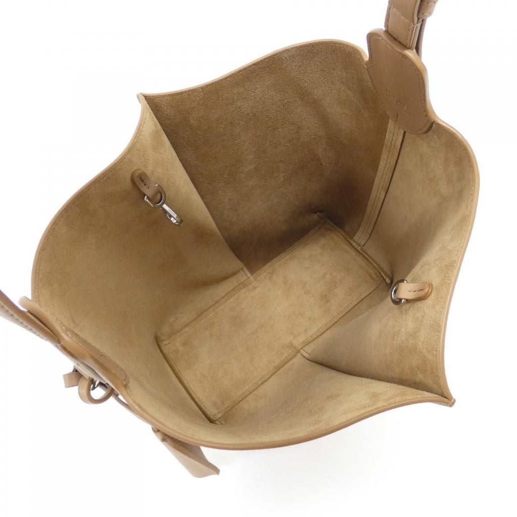 Loewe Bilbao Bucket Bag Medium — view 6