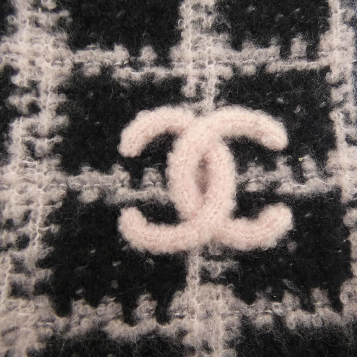 Chanel Stole Scarf Black — view 4