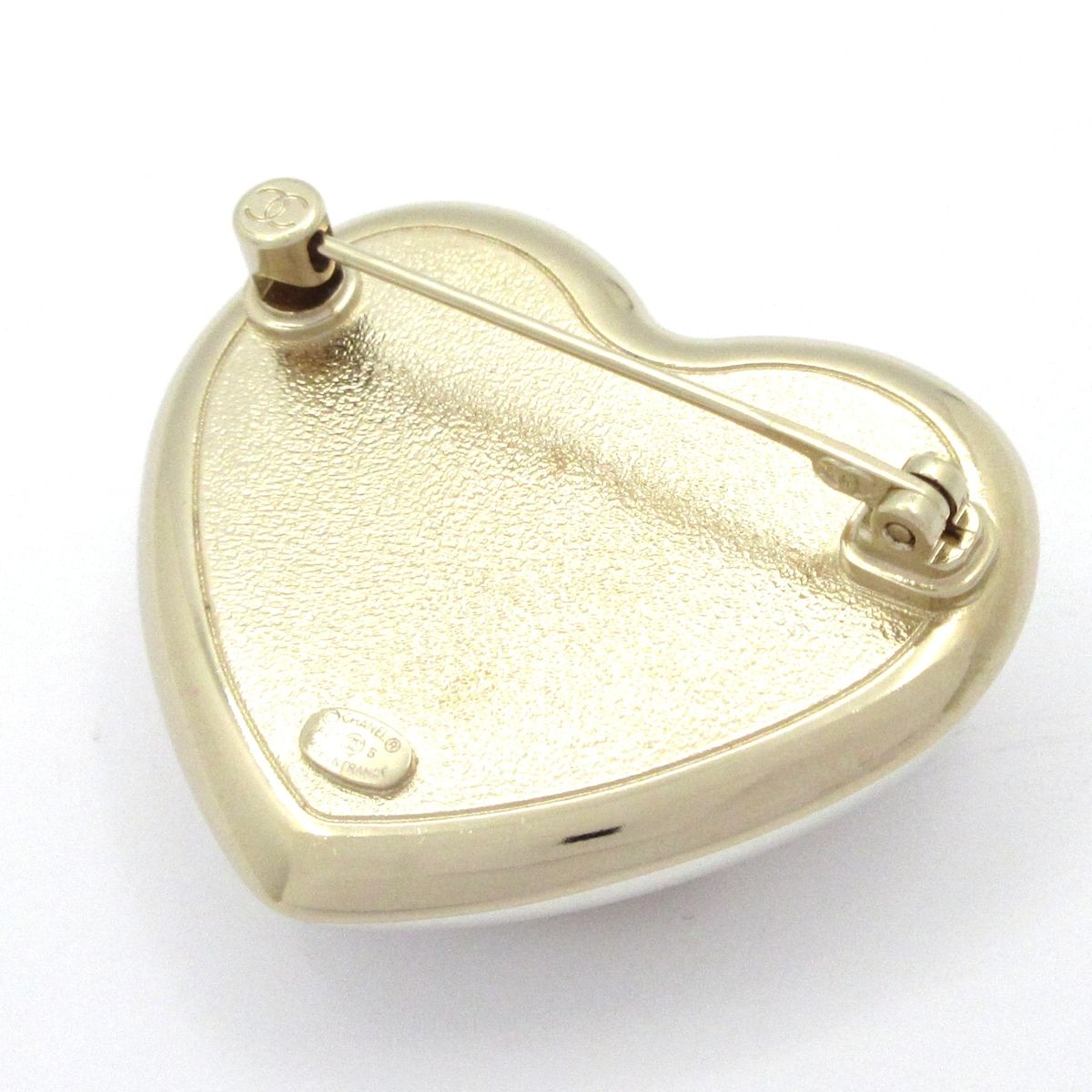 Chanel Brooch White Gold Heart CC Logo — view 2