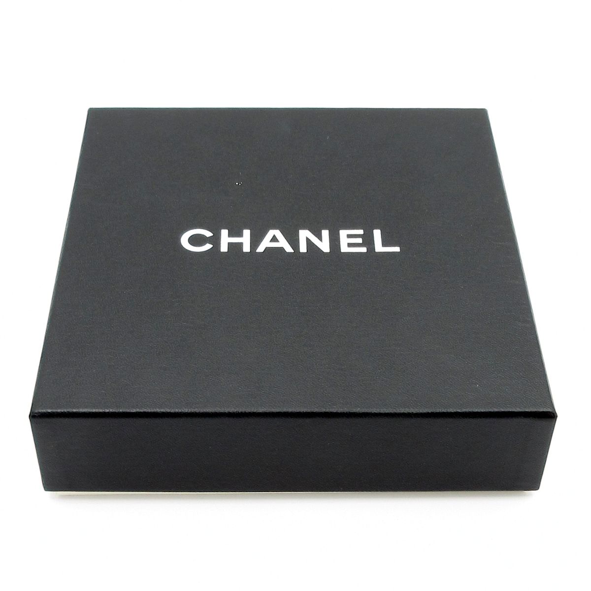Chanel Necklace CC Logo Gold Heart — view 6