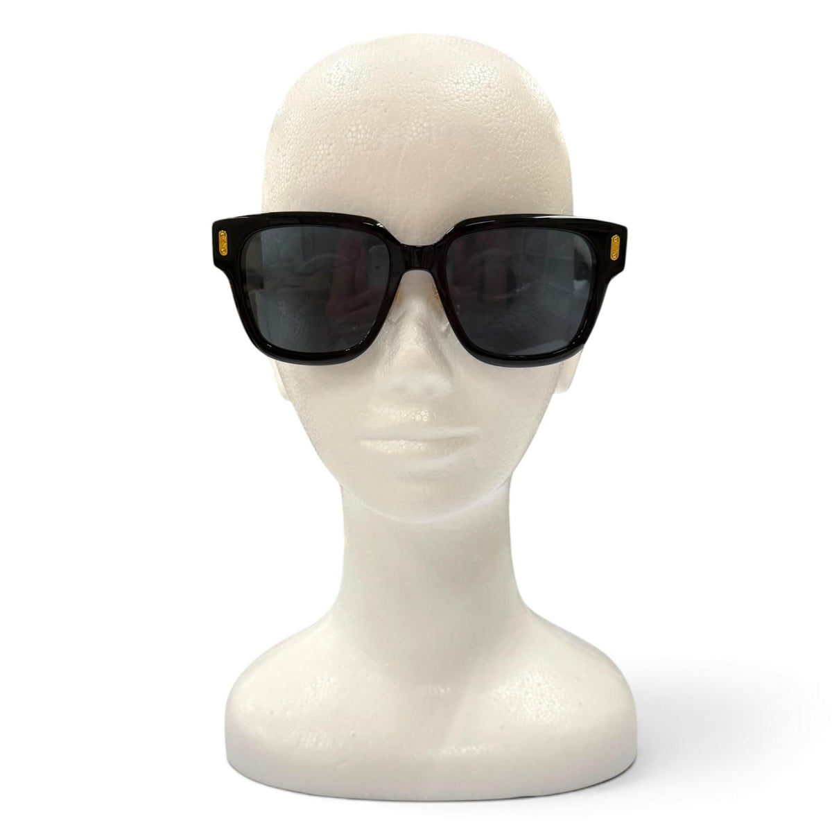 Louis Vuitton LV Confidence Square Ensemble Sunglasses Black Demo Lens — view 3
