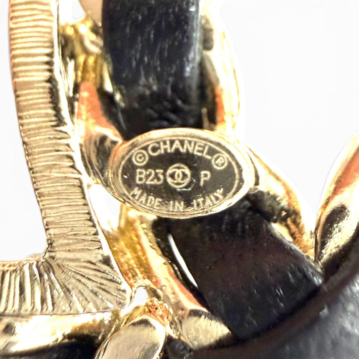 Chanel CC Logo Lambskin Rhinestone Strass Brooch Black Gold — view 5