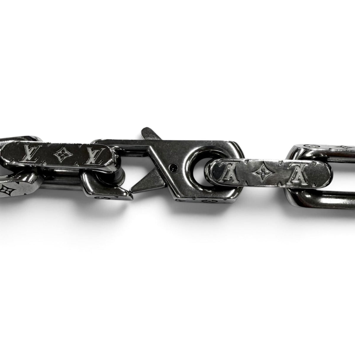 Louis Vuitton Collier Chain Monogram Necklace Silver — view 5