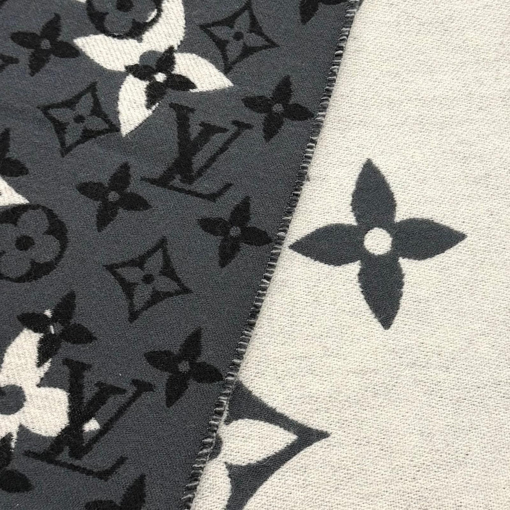 Louis Vuitton Echarpe All You Need Wool Silk Blend Monogram Scarf Gray — view 4