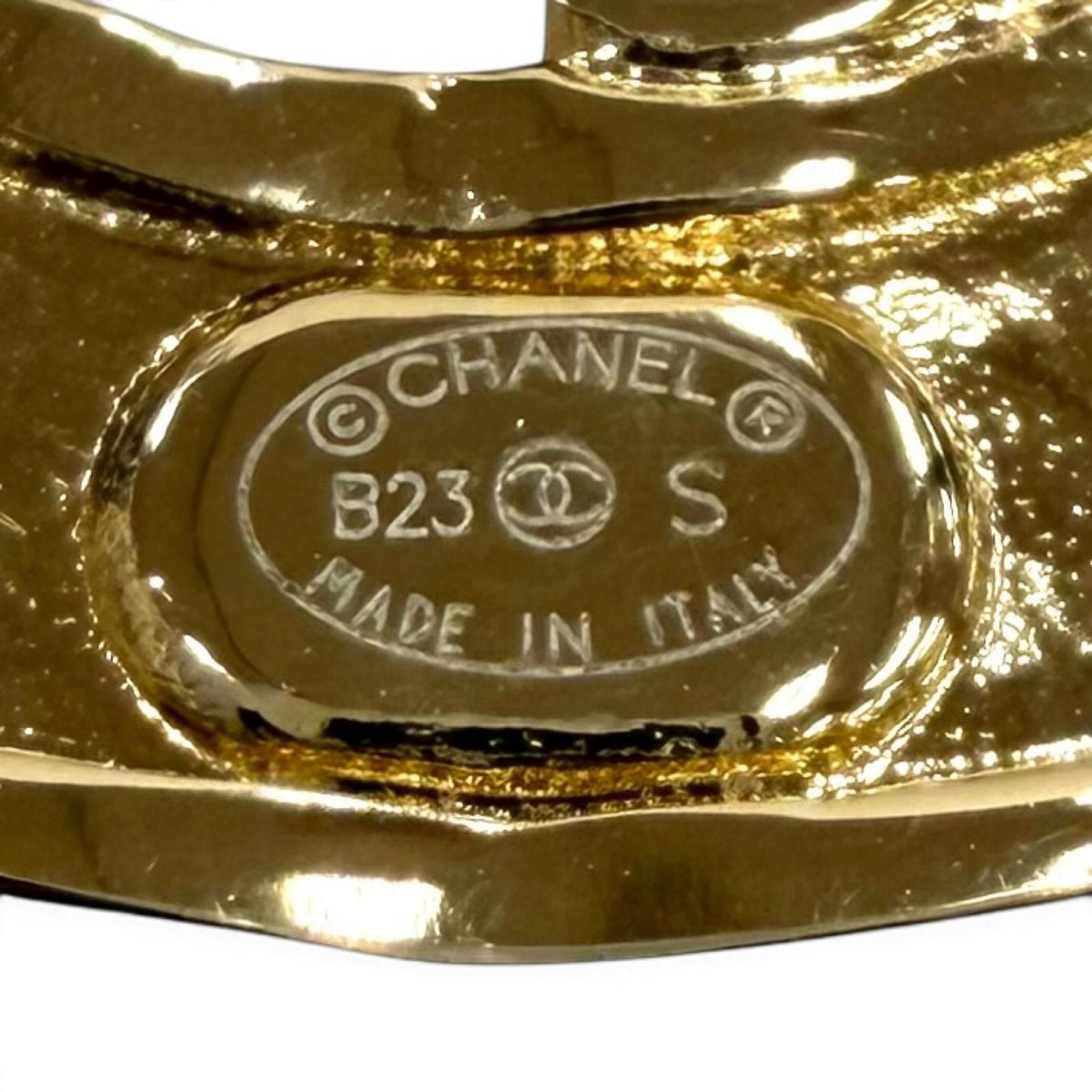 Chanel CC Logo 5 Earrings Black Gold — view 7